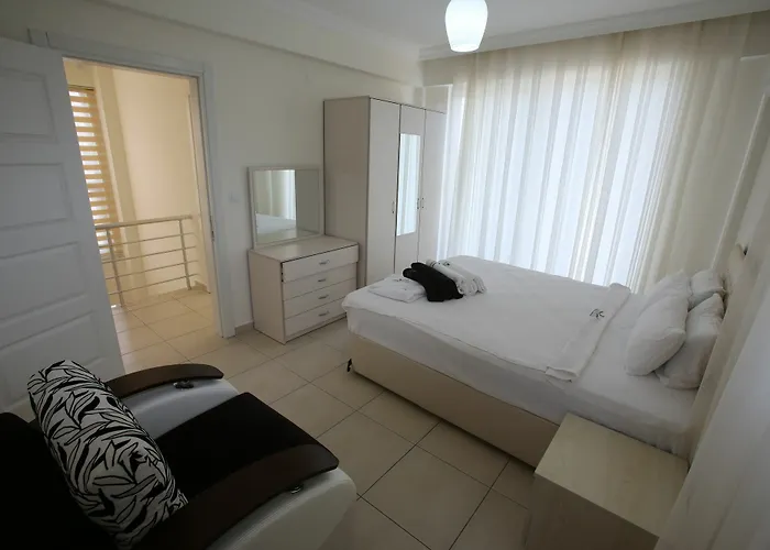 Lighthouse Tulip Villas *